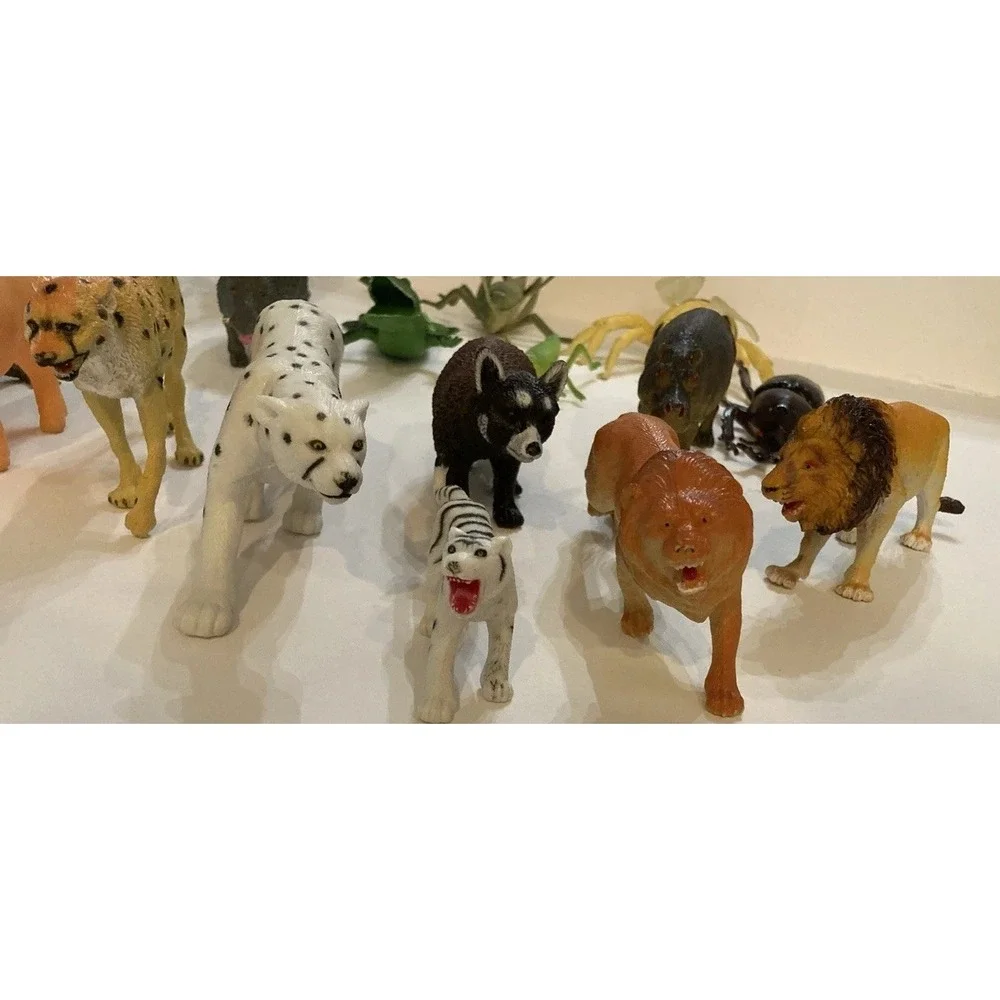 Lot Of 20 Large Plastic Zoo Play Toy Animals Bugs Dinosaurs  Jungle Pig